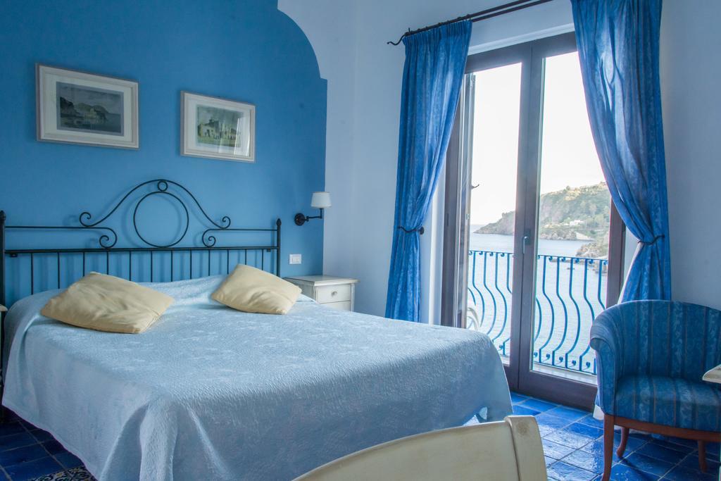 Hotel Rocce Azzurre Lipari  Zimmer foto